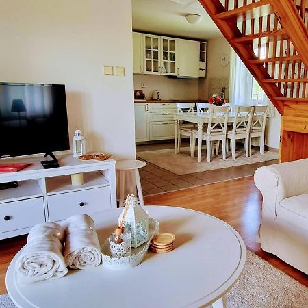 Holiday Home Holiday Hill 42 By Interhome Cista  Kültér fotó